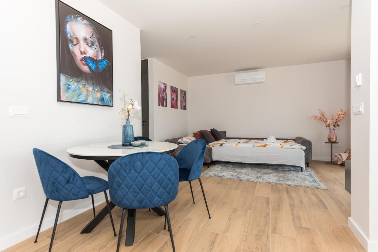 Luxury Adria Sea & City View Apartment Макарська Екстер'єр фото
